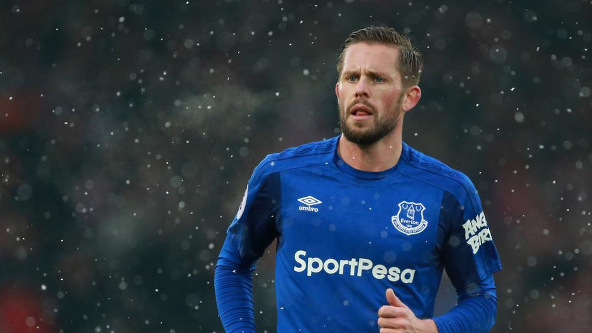 曼城战术打穿日本防线，梅西替补登场成关键先生